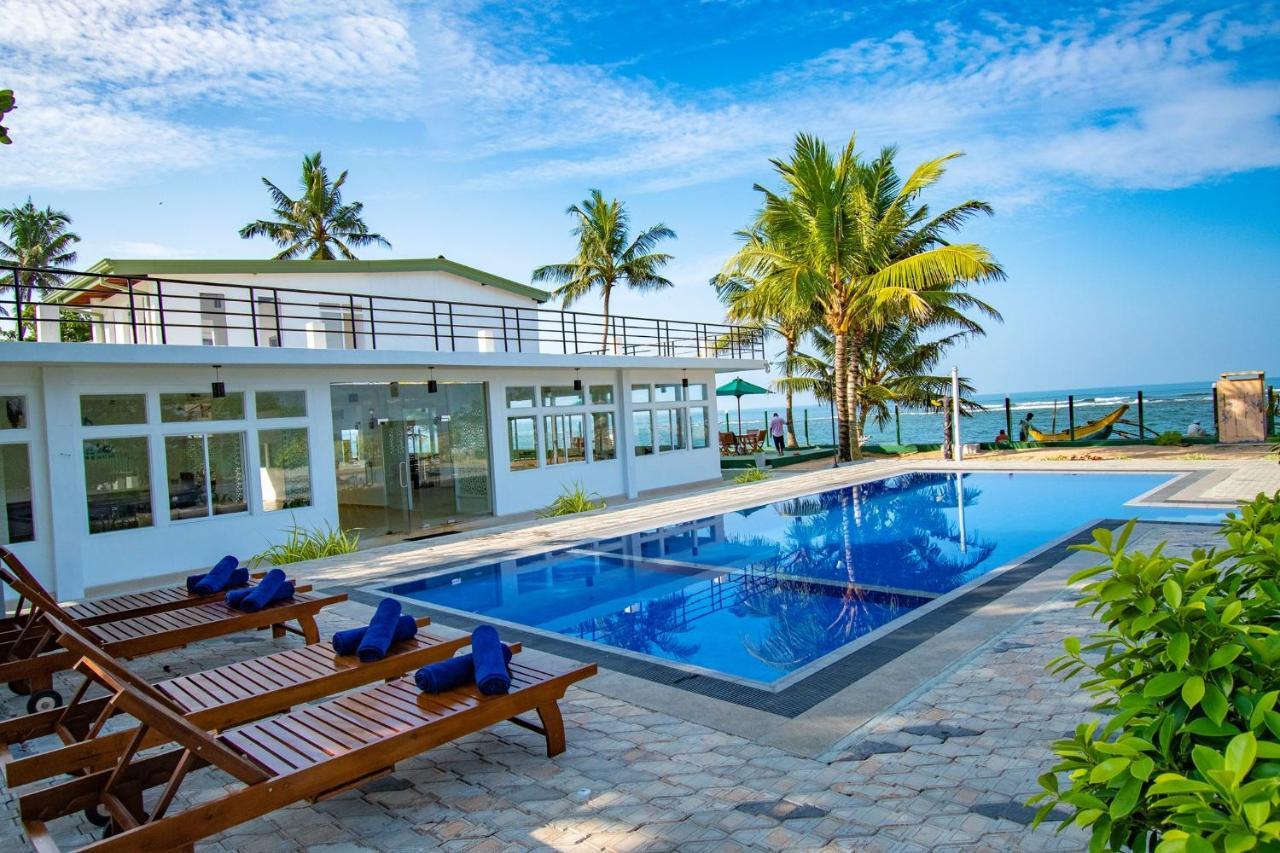 Manara Beach Resort Берувала Екстериор снимка