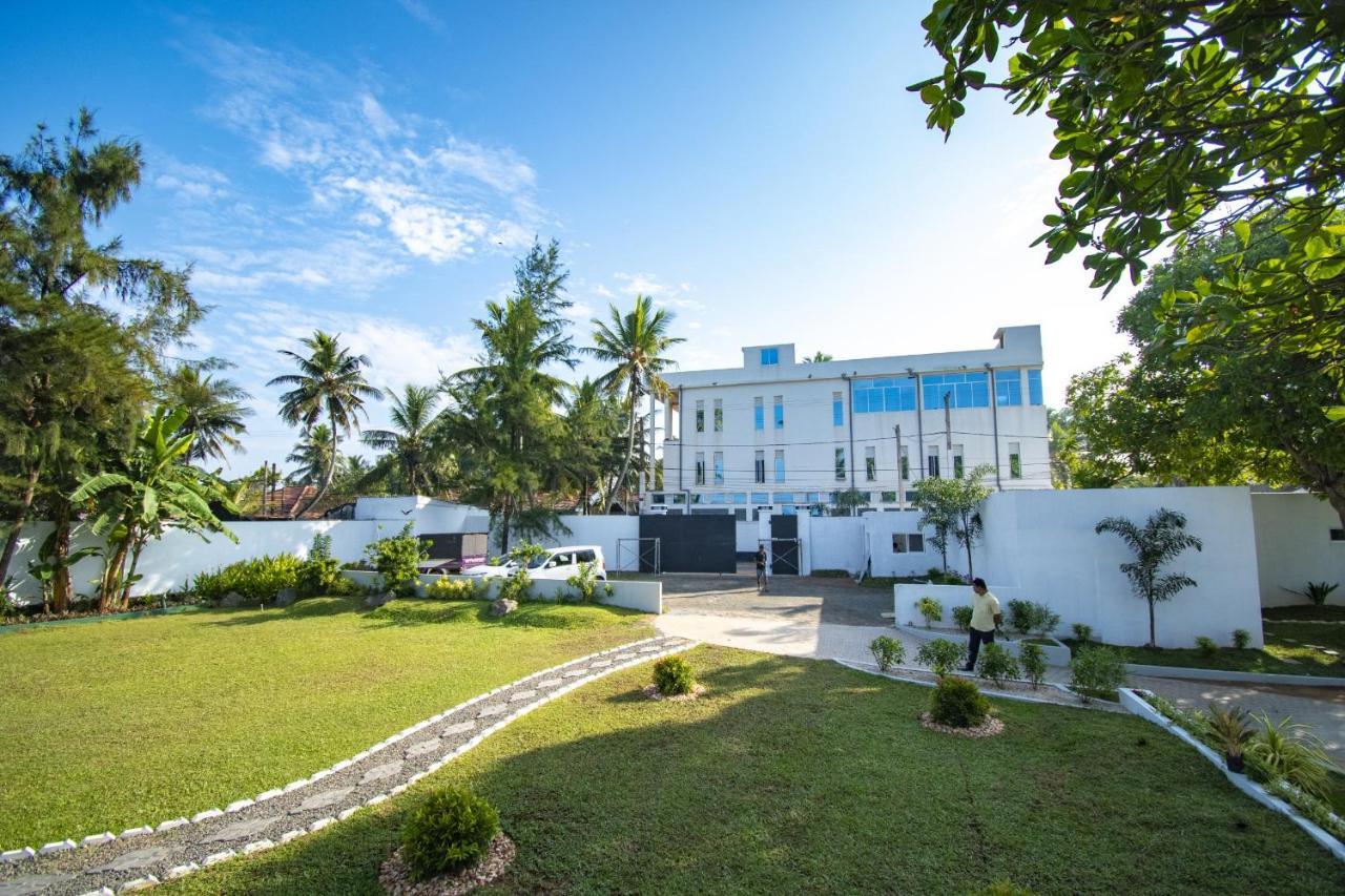 Manara Beach Resort Берувала Екстериор снимка