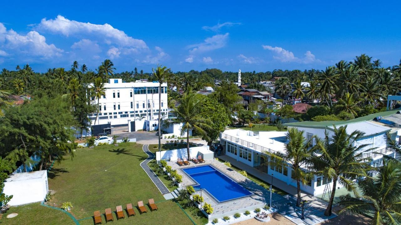 Manara Beach Resort Берувала Екстериор снимка